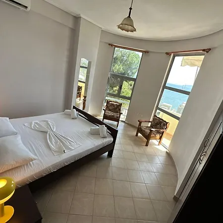 Beach Front Apartment *
